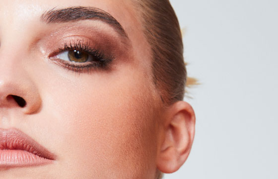 Maquillage utilisés pour le teint du look globe trotteuse élégante : la bb crème n°2