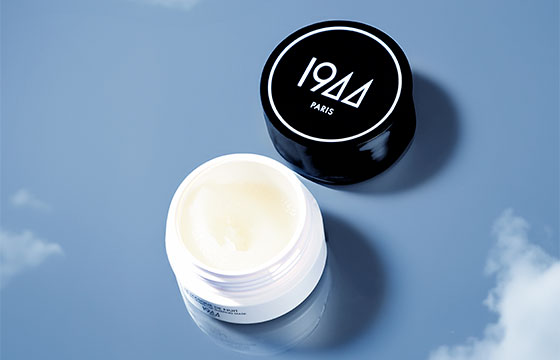 Le gommage pour les lèvres - 1944 Paris