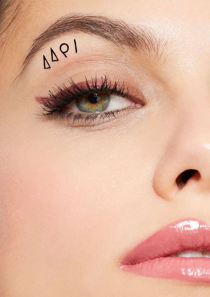 Maquillage pour les lèvres et le teint 1944 Paris pour le maquillage tatouage