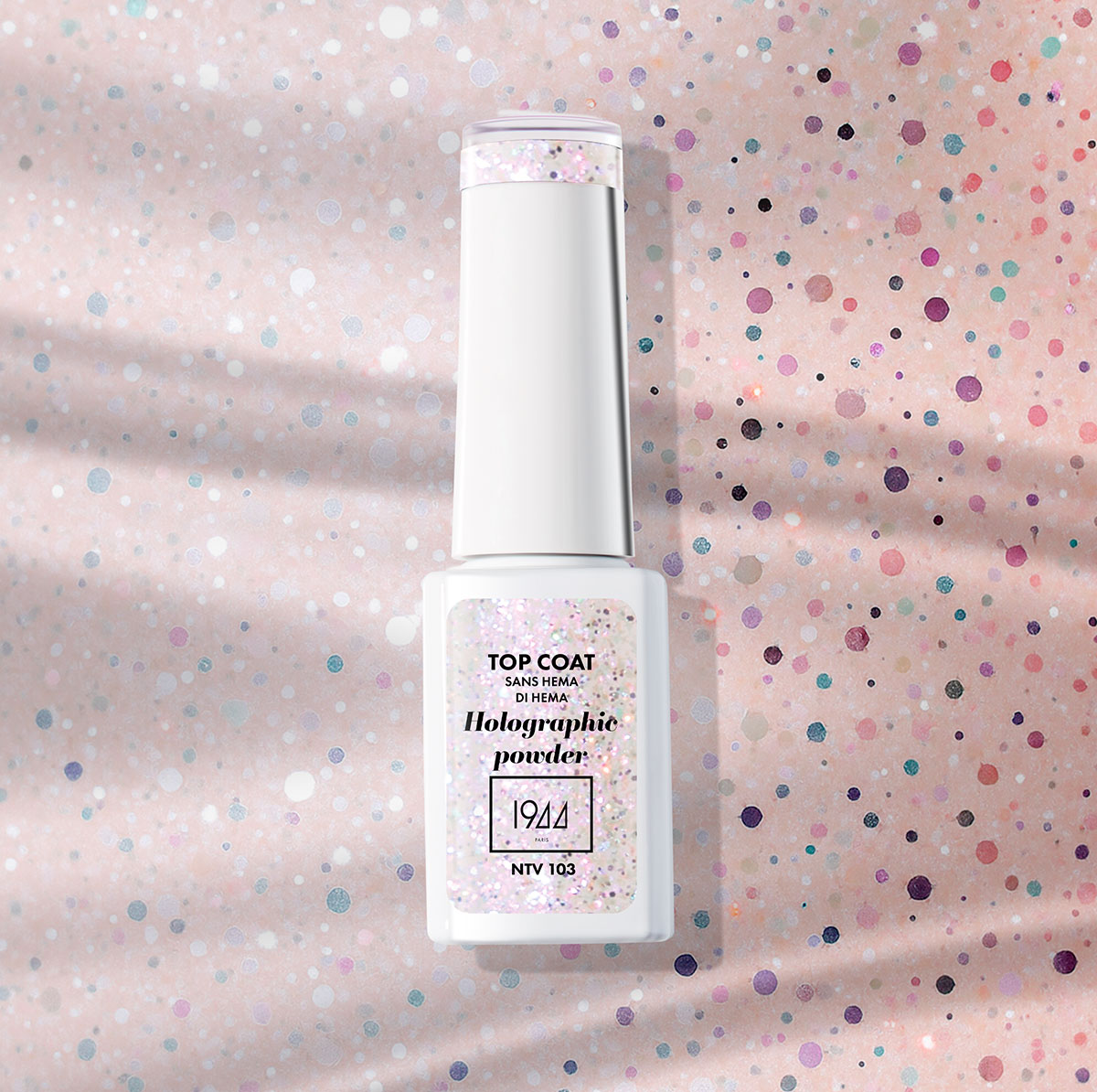 Accentuate the pearl effect even more with our special top coats to reveal all the richness of your pearly varnishes.