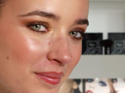 Charme hivernal : le smoky eyes revisité pour Noël